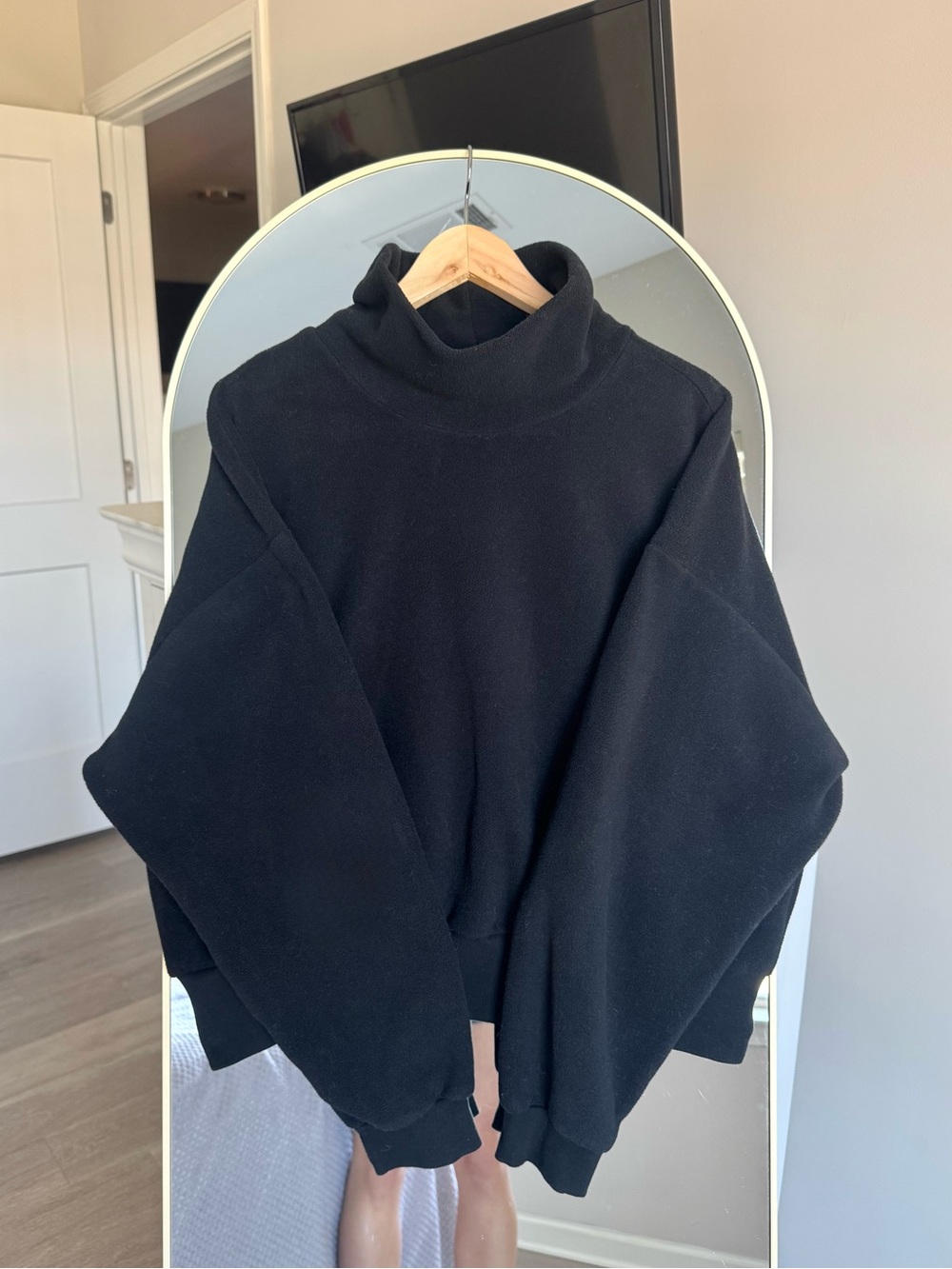 Old Navy Performance Mockneck Fleece in Black